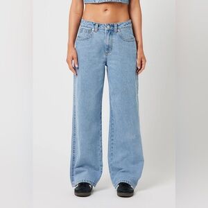 Abrand jeans 95 mid baggy. Size 26.